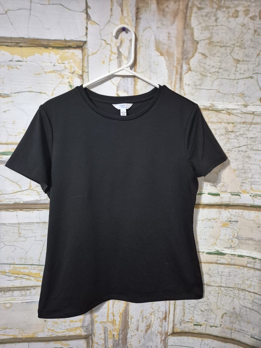 Time and Tru Black Crewneck Short Sleeve Tee